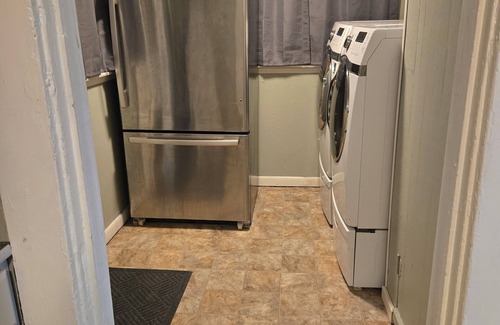 Atlanta House | Charming Cozy Cottage: 2-bedroom house with WiFi, AC in delightful Atlanta
