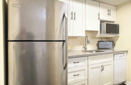 Bridle Trails Condo | Charming Cozy Microsoft Bellevue Condo - 1 Bedroom