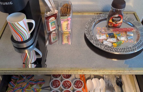 Sugar Land Apartment | Charming Cozy studio in Sugar Land TX with AC, small pets ok.