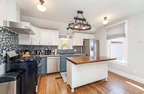 Dickson House | Charming Craftsman Home in the Heart of Dickson!