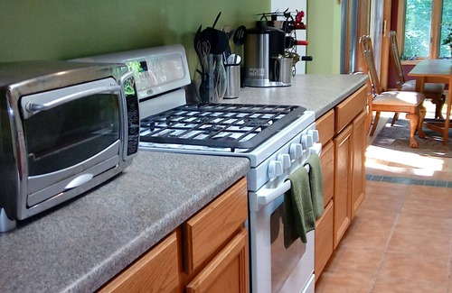 Staatsburg Cottage | Charming Creekside Haven