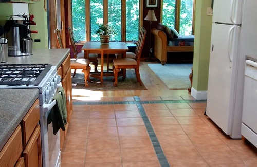Staatsburg Cottage | Charming Creekside Haven