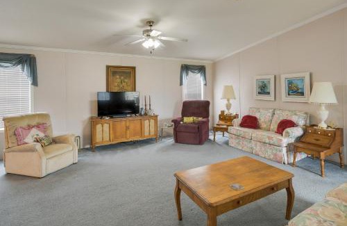 Fruitland House | Charming Crescent City Home Near Lakes!