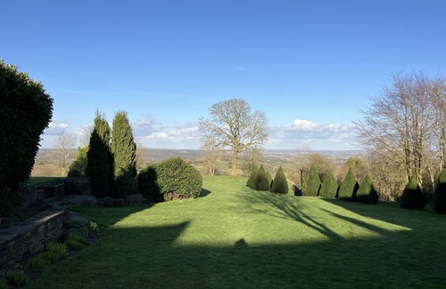 Chesterfield Cottage | Charming Croft Cottage on the doorstep of the Peak District near Barlow