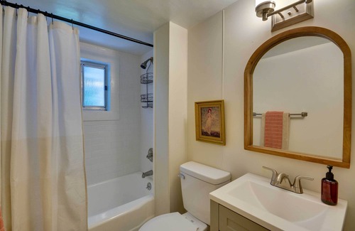Danville House | Charming Danville Home: 1/2 Mi to Caesars Virginia