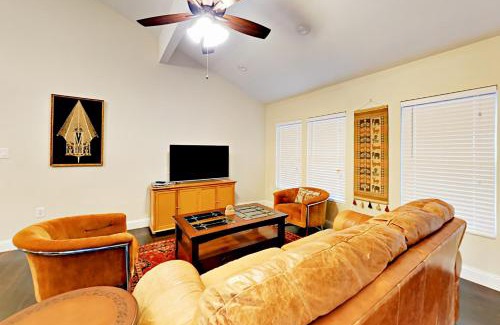 Central East Austin House | Charming Delight