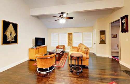 Central East Austin House | Charming Delight
