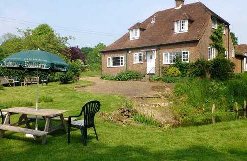 Uckfield Cottage | Charming detached cottage in peaceful, rural setting with woodland & ponds