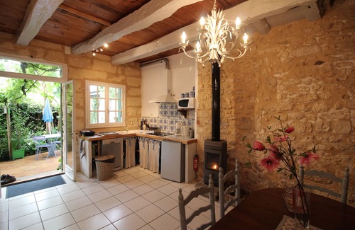 Couze-et-Saint-Front House | Charming detached house patio Wifi Medieval village couze river Dordogne