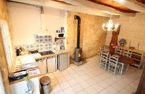 Couze-et-Saint-Front House | Charming detached house patio Wifi Medieval village couze river Dordogne