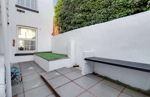 Exmouth House | Charming Dog Friendly Cottage in Devon | Sleeps 4