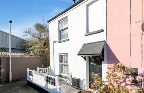 Exmouth House | Charming Dog Friendly Cottage in Devon