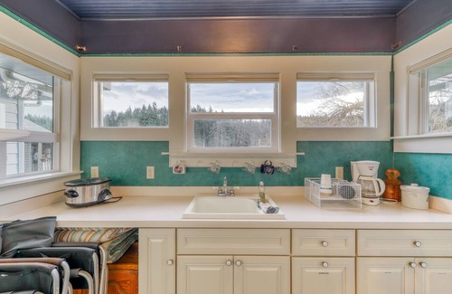 Langley House | Charming, dog-friendly, restored farmhouse with large backyard