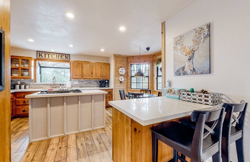 Idyllwild House | Charming dog-friendly home with covered deck, W/D, & mountain view