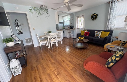 Dunedin House | Charming Downtown Cottage – Walk to Everything!