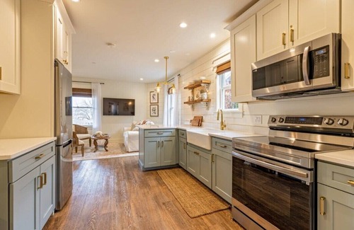 West Dundee Apartment | Charming Downtown Farmhouse Apartment #1