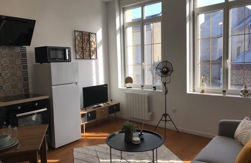 Saint-Quentin Apartment | Charming downtown apartment
