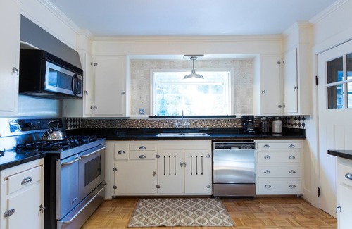 Paso Robles House | Charming Downtown Home with Wine Nearby. Pet Friendly!