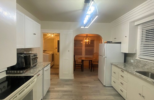 Prescott Cottage | Charming Downtown Historic Cottage. Walk to Downtown!