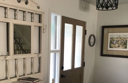 Los Olivos House | Charming Downtown Retreat
