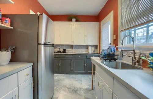 Downtown Harrisburg Apartment | Charming Downtown Retreat Steps from Capitol Bldg