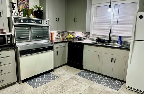 Lake Charles House | Charming Downtown Getaway