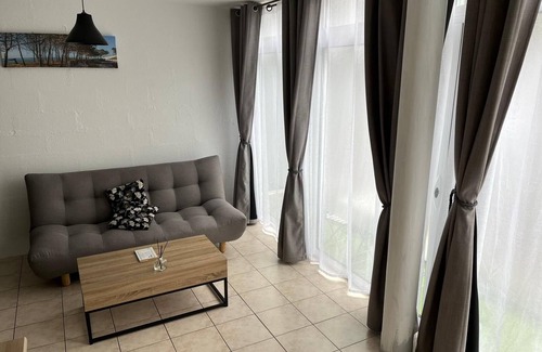 Bastide Apartment | Charming Duplex Bordeaux - Private parking - Tram
