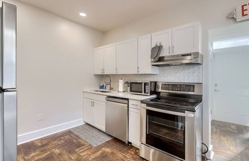 Historic Ybor House | Charming Duplex in Historic Ybor City - Sleeps 8
