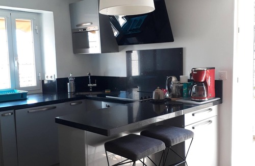 Le Suquet Apartment | Charming duplex, with swimming pool and views