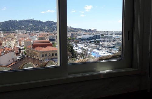 Le Suquet Apartment | Charming duplex, with swimming pool and views