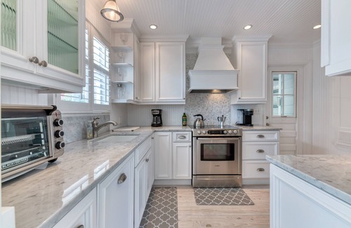 Southland Park House | Charming El Cid Villa w/Sparkling Pool!