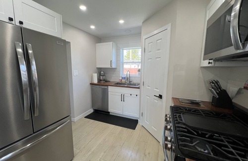 Windsor House | Charming & Elegant Windsor Border Escape: Hot Tub & Entertainment