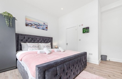 Hillrise Apartment | Charming Ensuite Room in Finsbury Park London N19