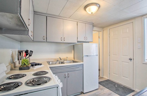 Evanston Cabin | Charming Evanston A-Frame: Dog Friendly!