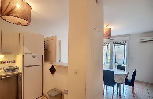 Lamalou-les-Bains Apartment | Charming F3 Apartment with Terrace, A/C, Parking, near Lamalou-les-Bains, 700m from Thermal Spa