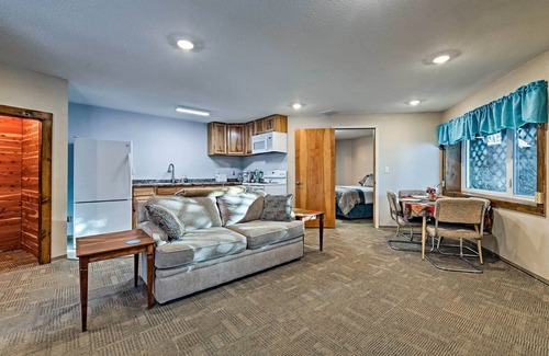 Fairbanks Apartment | Charming Fairbanks Apartment - 10 Mins to Downtown