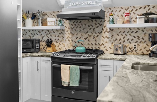 Fairfield Cottage | Charming Fairfield Beach 3BR 2BA Cottage By The Sea