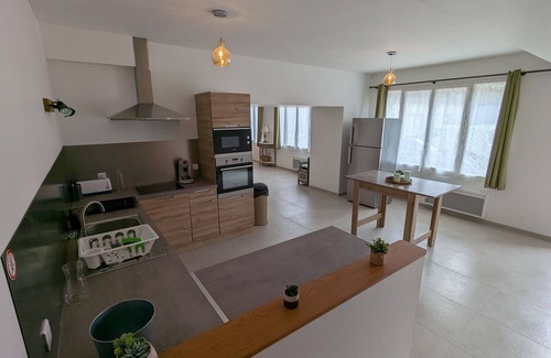 Boulay-les-Barres Cottage | Charming Family Cottage near Orléans with Garden
