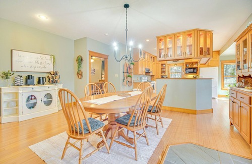Clarksville House | Charming Family Cabin w/Fire Pits in Clarksville