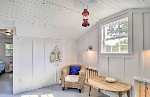 Ingles House | Charming Family Cottage, Walk to Claytor Lake