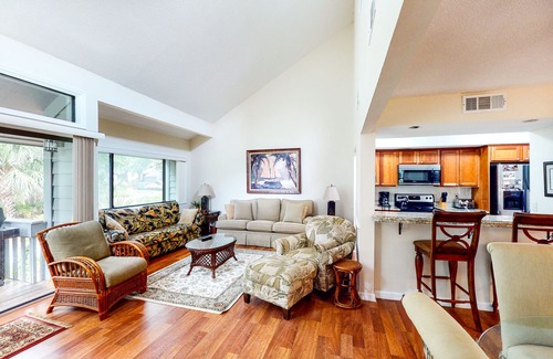 Palmetto Dunes Condo | Charming, family-friendly condo w/private deck - close to golf & the beach