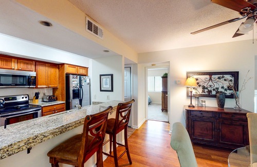 Palmetto Dunes Condo | Charming, family-friendly condo w/private deck - close to golf & the beach