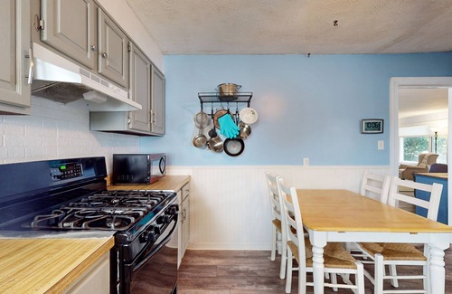 Ocean City House | Charming, family-friendly house close to Ocean City attractions & beaches