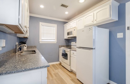 Tech Terrace House | Charming~Family Friendly~Walk to the Stadium~On the Park~Perfect for Game Days!