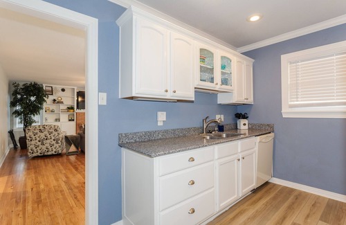 Tech Terrace House | Charming~Family Friendly~Walk to the Stadium~On the Park~Perfect for Game Days!
