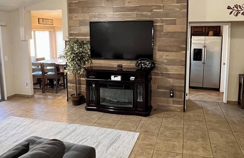 Gatewood Pointe Townhomes House | Charming, family friendly 4-bedroom house in NW Tucson with WiFi, AC and Pool