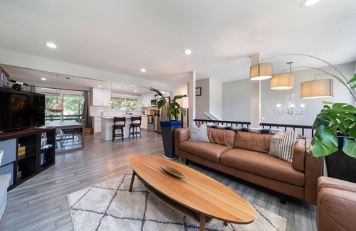 Renton House | Charming Family Home near Newcastle, Fully Fenced Private, Pet-Friendly!