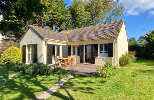 Sainte-Cecile-Plage House | Charming family villa in Sainte Cécile plage labelled 4*.