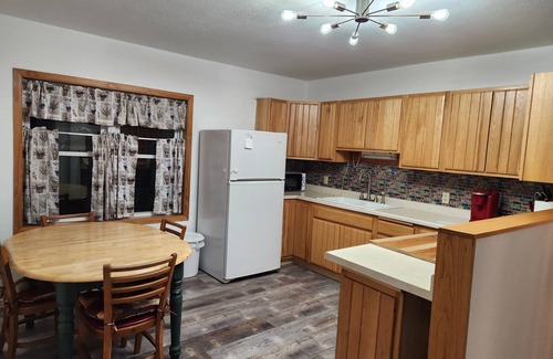 Kensington House | Charming farm house perfect for anglers and summer getaways in the country