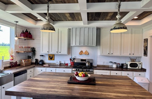 Harrison County Other | Charming farmhouse stay at Hay Meadow Acres in Diana, TX — enjoy country living.